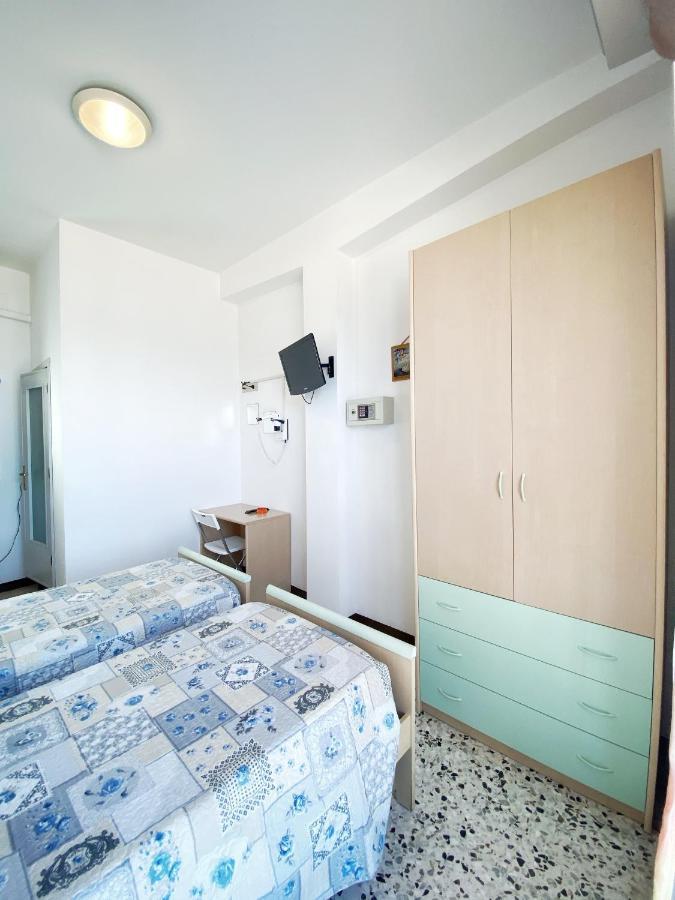 Hotel Dinarica Marotta Exterior photo