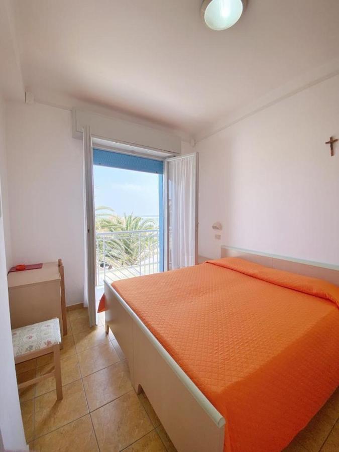 Hotel Dinarica Marotta Exterior photo
