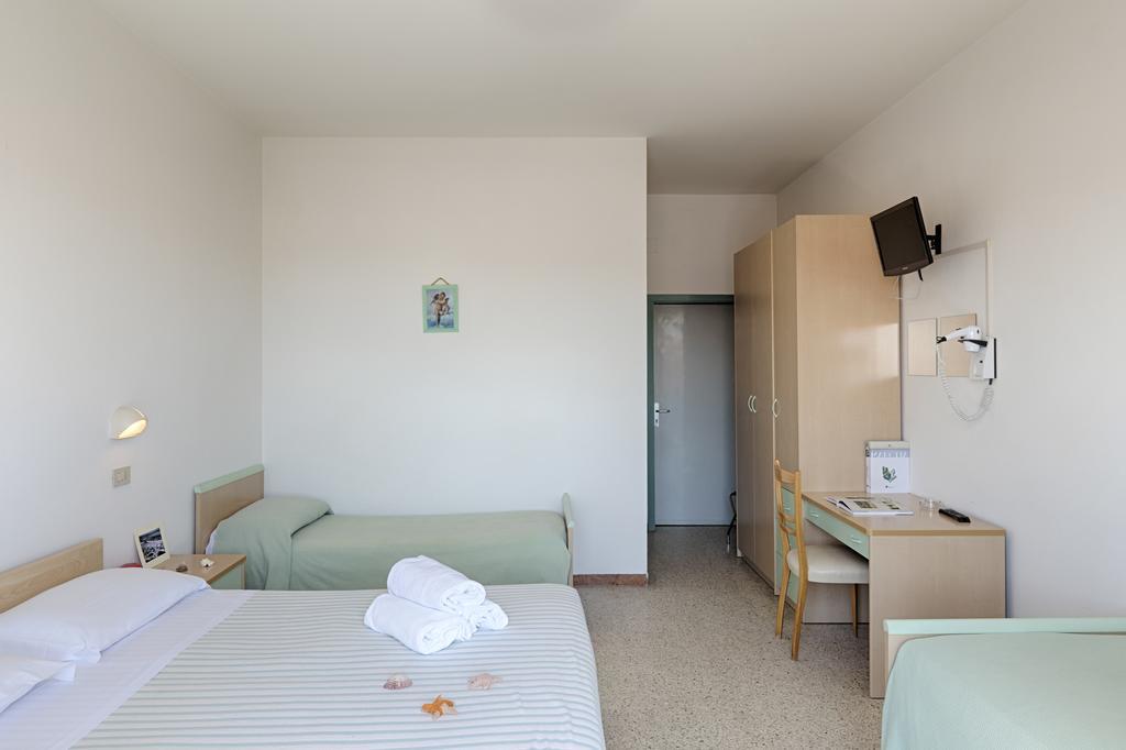 Hotel Dinarica Marotta Exterior photo